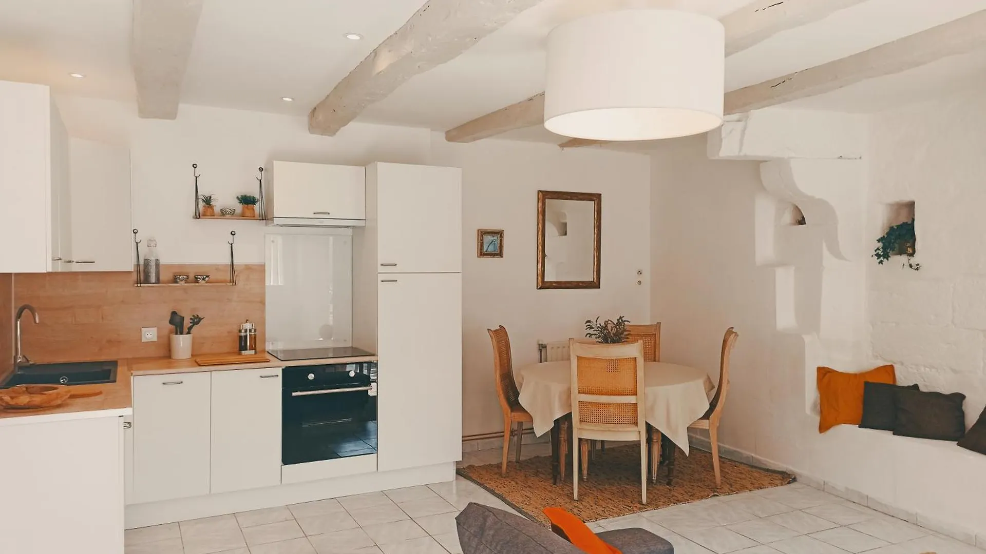 Maison De Pays Simple Et Chaleureuse Calorguen 0*,  Francia